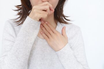 喘息の女性